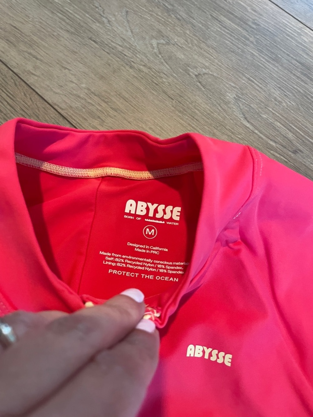 Abysse Bo Long Sleeve UPF 50 Surfsuit- Hibiscus- size Medium - Picture 5 of 7